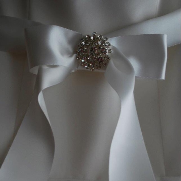 Romona Keveza Collection Wedding Gown, Size 4 EUC - Picture 4 of 8